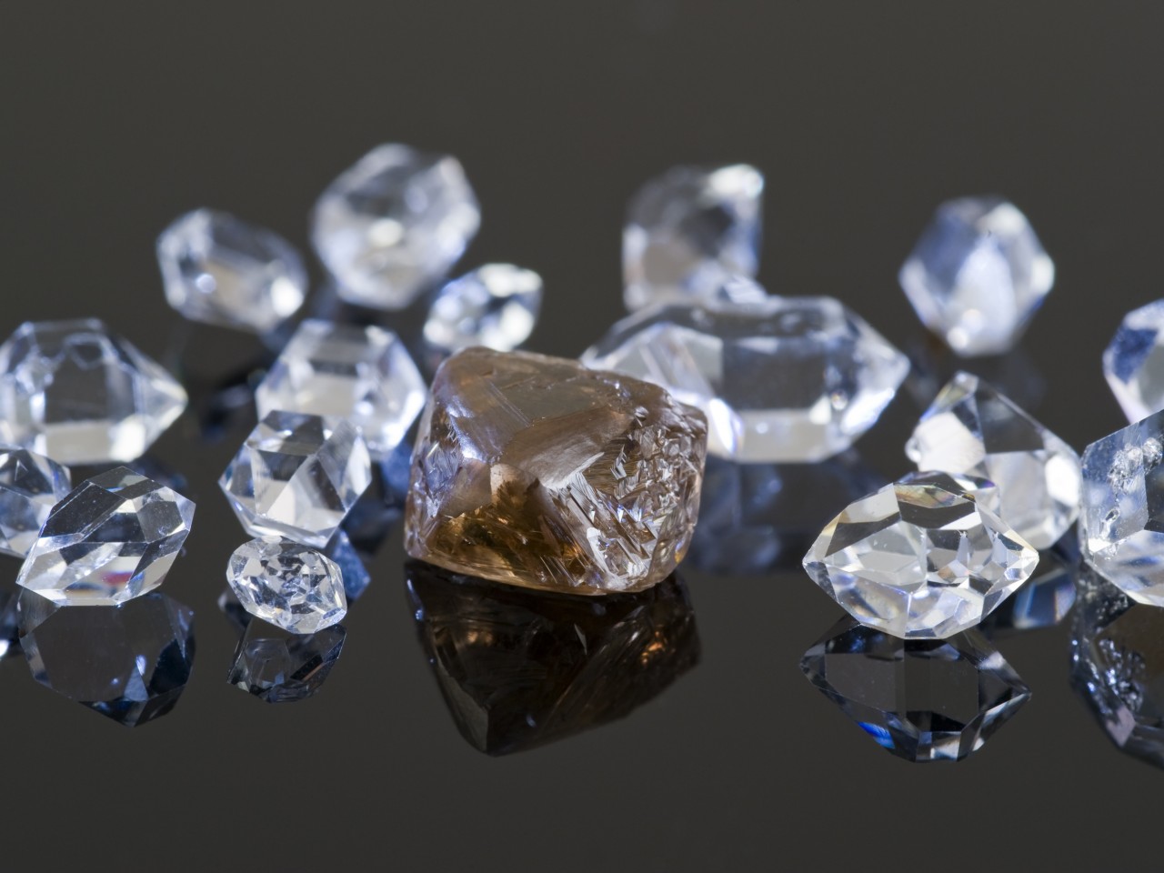 Financial Fraud: Group Of Twelve Charged For Role in Fraudulently Obtaining Millions of Dollars in Virtually Untraceable Diamonds 1 Financial Fraud