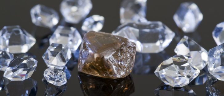 Financial-Fraud-Group-Of-Twelve-Charged-For-Role-in-Fraudulently-Obtaining-Millions-of-Dollars-in-Virtually-Untraceable-Diamonds-728x312